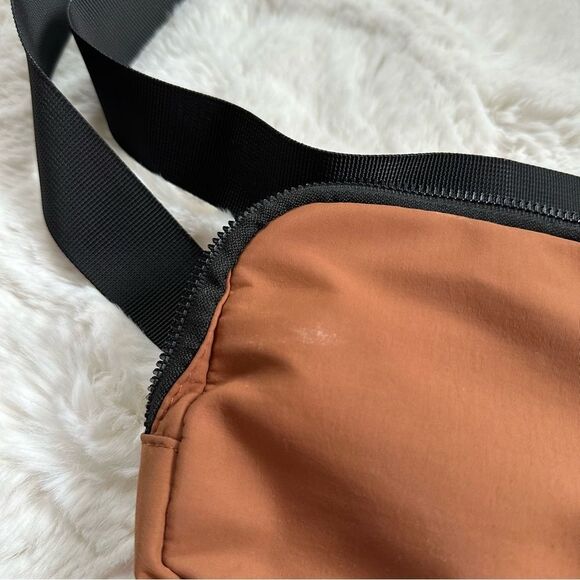 Lululemon brown Fanny pack / belt bag - Picture 4 of 8